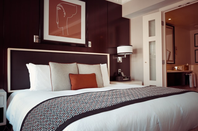 5 Ways To Make Your Room Feel Like A Hotel Suite